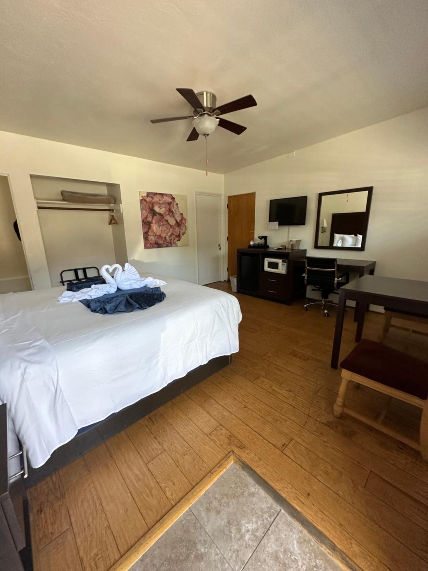 Cambria Palms Motel Bagian luar foto